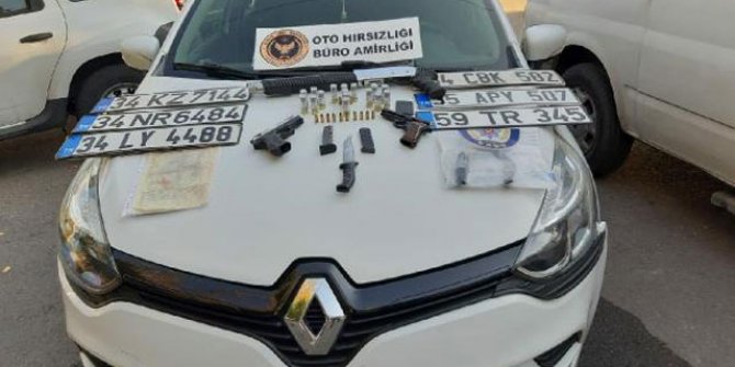 İzmir'de kiraladıkları otomobillerin şase numaralarını değiştirip satan çete çökertildi