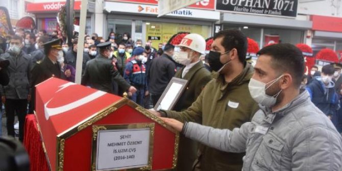 İzmir, şehidini son yolculuğuna uğurladı