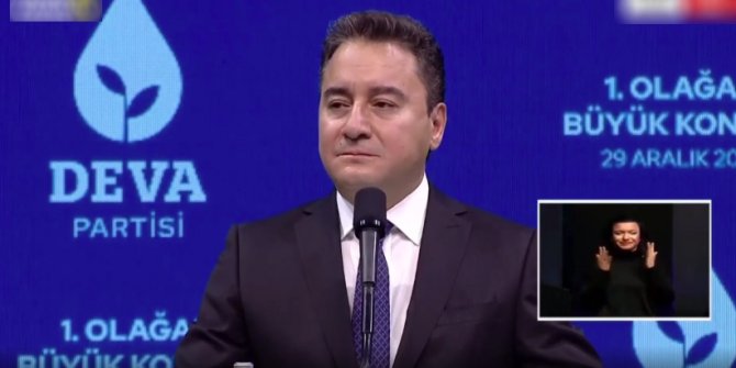 Ali Babacan kürsüde duygulandı, gözleri doldu