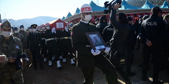 Hakkari'de çığ düşmesi sonucu şehit olan asker Kahramanmaraş'ta son yolculuğuna uğurlandı