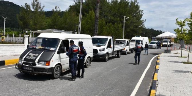 Jandarmadan Marmaris'te yılbaşı öncesi yol denetimi