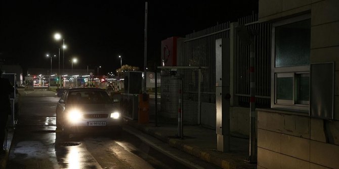 Yurt dışından gelenlere 'PCR testi ibrazı zorunluluğu' uygulaması başladı