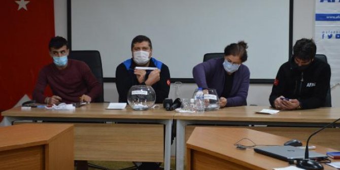 Elazığ'da yapımı tamamlanan deprem konutlarının kura çekimi yapıldı