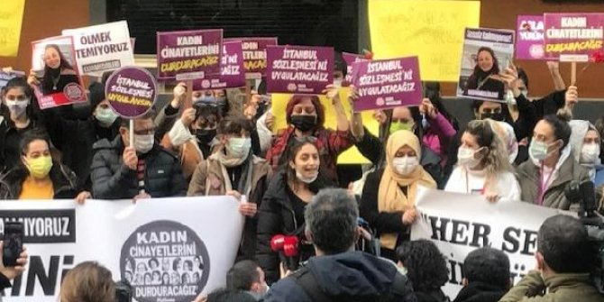 Aylin Sözer'in evinin önünde kadınlardan eylem