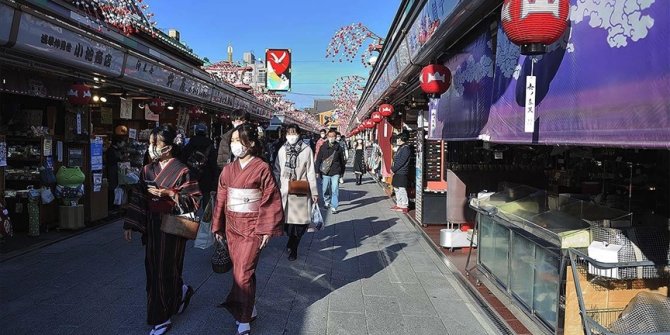 Japonya'da yeni yıl öncesi son uyarı: Vaka hızı düşmezse yeniden OHAL gelebilir