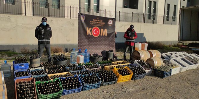 Bursa'da çiftlikte 10 ton sahte içki ele geçirildi: 1 gözaltı