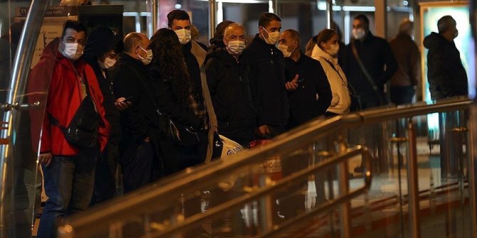 İstanbul'da hafta kısıtlama sonrası hareketli başladı
