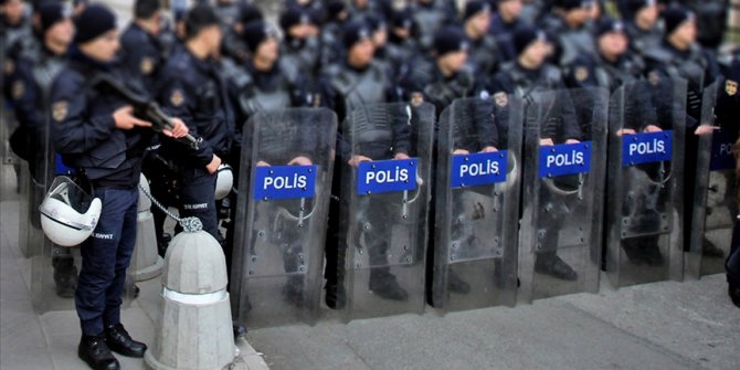 Boğaziçi Üniversitesi önündeki gösteride atılan 'katil polis' sloganına tepkiler sürüyor