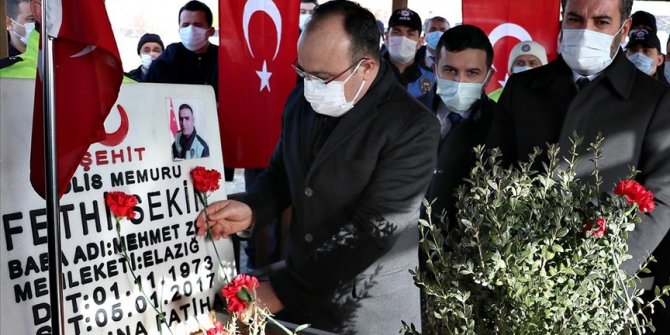 Şehit polis Fethi Sekin Elazığ'daki kabri başında anıldı