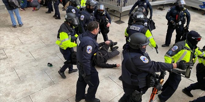 ABD Kongresinde çıkan çatışmada yaralanan bir polis memuru öldü