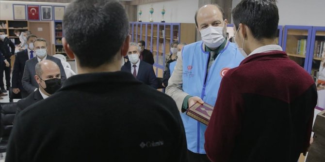 Türkiye Diyanet Vakfı 253 cezaevine 11 bin 522 Kur'an-ı Kerim hediye etti