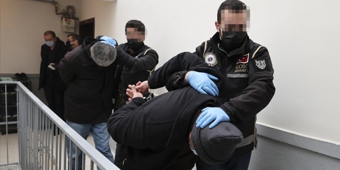 Ankara'da hücre evinde yakalanan FETÖ firarisi eski emniyet müdürleri tutuklandı