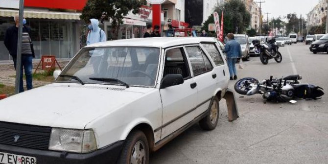 Polisin 'dur' ihtarına uymadılar, kaza yapınca yakalandılar