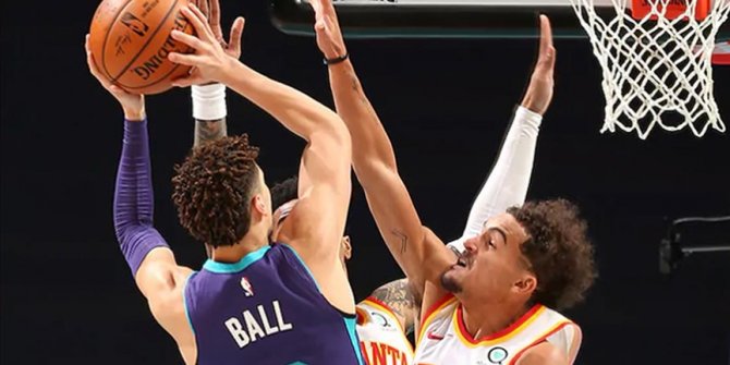 LaMelo Ball NBA'de 'triple-double' yapan en genç oyuncu rekorunu kırdı