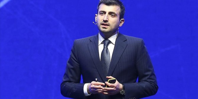 Baykar Teknik Müdürü Bayraktar'dan '#WhatsAppSiliyoruz' kampanyasına destek