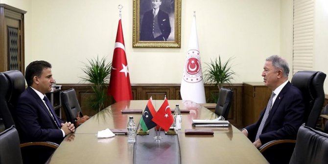 Bakan Akar Libya Milli Mutabakat Hükümeti Savunma Bakanı Nemruş ile bir araya geldi