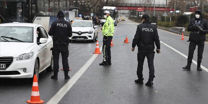 Sokağa çıkma kısıtlamalarına uymayan 35 bin 544 kişi hakkında adli/idari işlem yapıldı