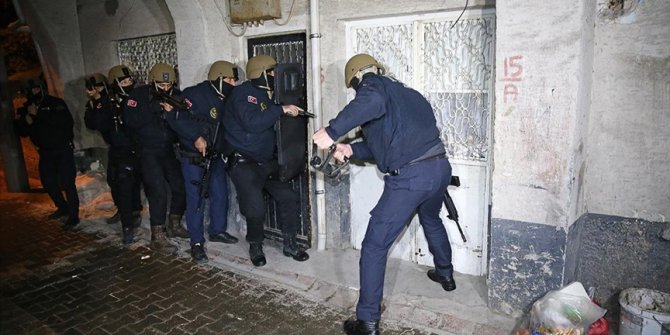 Adana'da terör örgütü DEAŞ operasyonu: 6 gözaltı