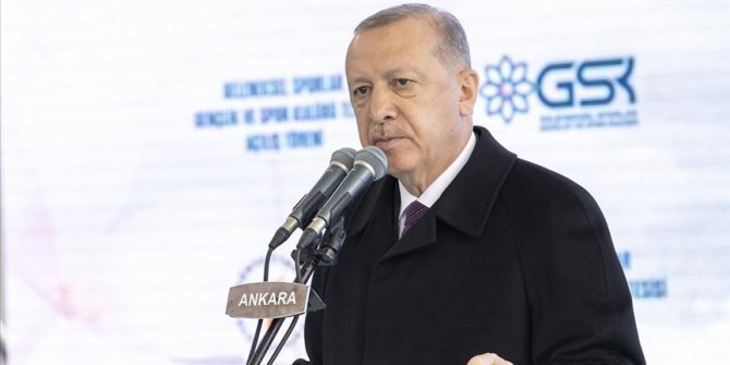 Cumhurbaşkanı Erdoğan: Kendini bilen, tarihini bilen gençler yetiştirmeden geleceğimize güvenle bakamayız