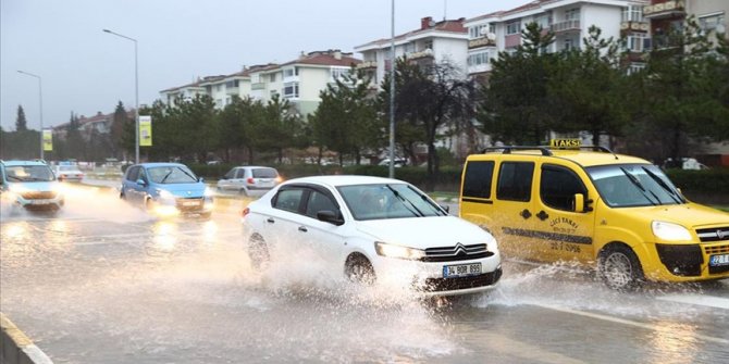 Edirne'de sağanak etkisini artırdı