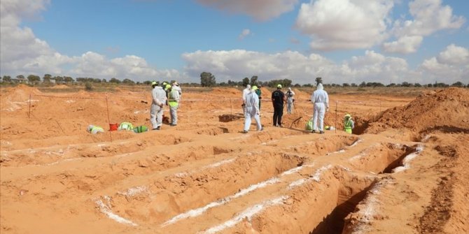 Libya'nın 'toplu mezarlar kenti' Terhune'de bulunan cesetlerin kimlik tespiti çalışmaları sürüyor