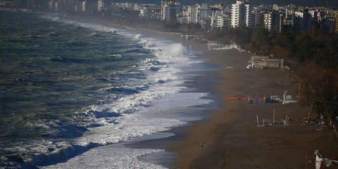 Doğu Karadeniz, Akdeniz ve Ege Denizi için fırtına uyarısı