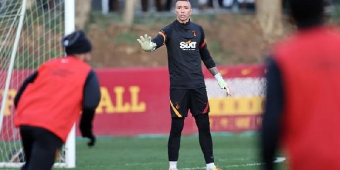 Muslera takımla çalışmalara başladı