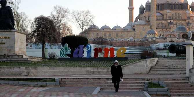 Balkanlar'dan gelen soğuk hava ile Edirne 'meşhur ayazına' kavuştu