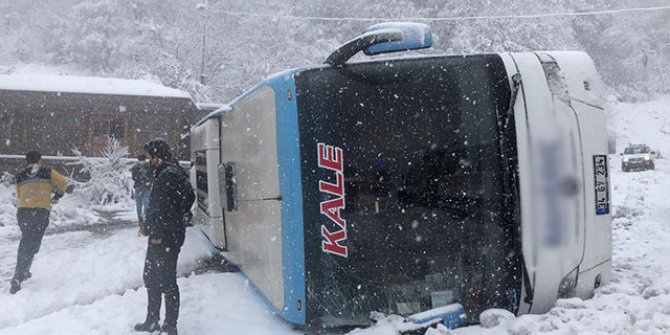 Zonguldak’ta yolcu otobüsü devrildi; yaralılar var