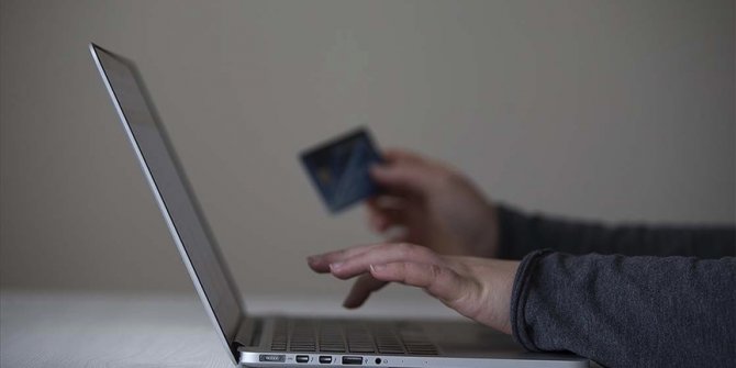 Geçen yıl rekor kıran e-ticaret sektörünün 2021 hedefi 400 milyar lira