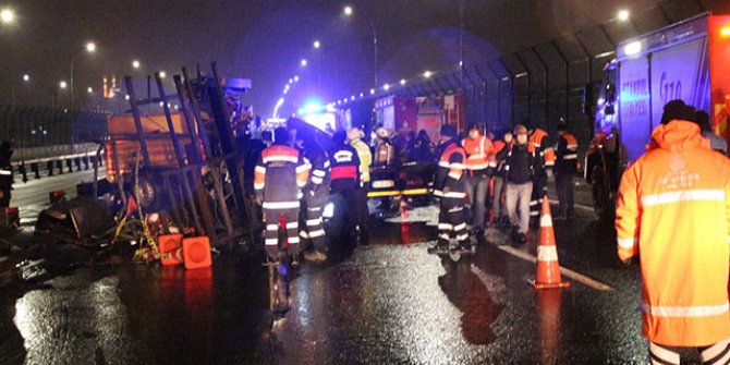Haliç Köprüsü'nde çekici, yol bakım araçlarına çarptı: 2 ölü