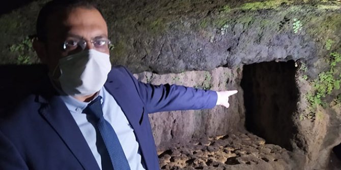 Tarsus'ta sular çekildi, kaya mezarları ortaya çıktı