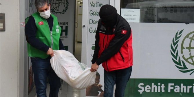 Adıyaman'da İHH'den ihtiyaç sahiplerine gıda yardımı