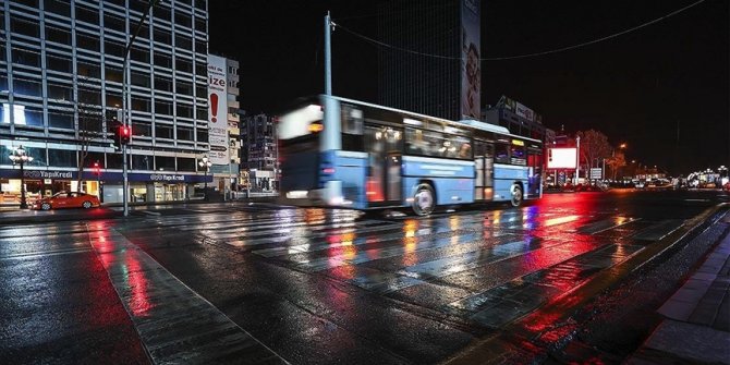 Türkiye genelinde hafta sonu uygulanan sokağa çıkma kısıtlaması sona erdi