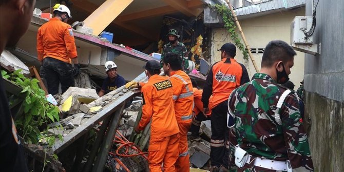 Endonezya'daki depremde ölenlerin sayısı 81'e ulaştı