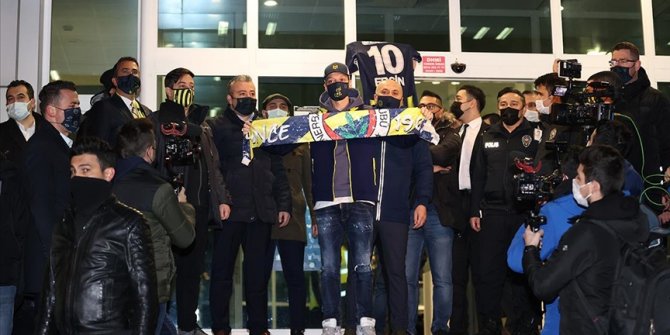 Mesut Özil İstanbul'da: Bir rüya benim için de gerçekleşiyor