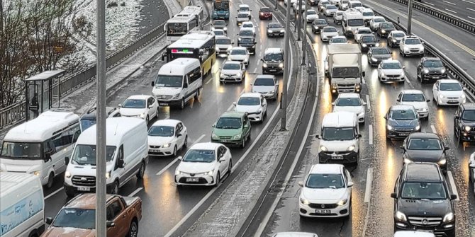 İstanbul'da trafik yoğunluğu yaşanıyor