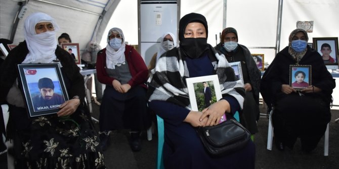Diyarbakır annelerinin oturma eylemine bir aile daha katıldı