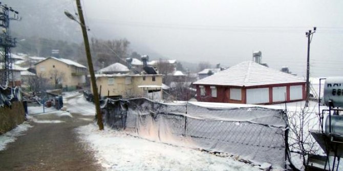 Antalya’nın yüksek kesimlerinde kar yağışı etkili oldu