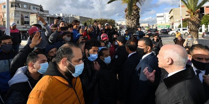 Tunus Cumhurbaşkanından gençlere 'gösterilerde mülklere zarar vermeyin' çağrısı