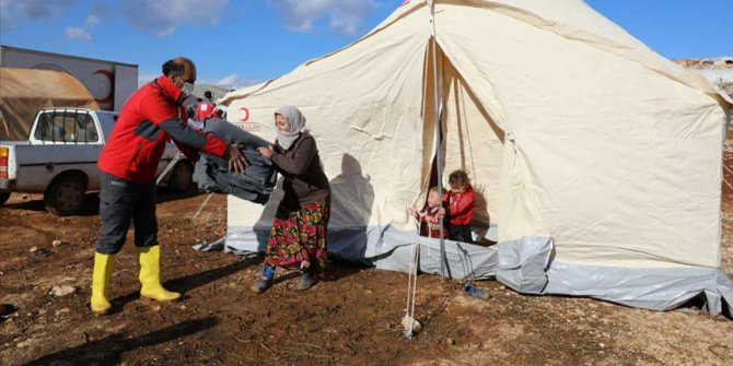 Türk Kızılay İdlib'deki selzedelere yardım gönderdi