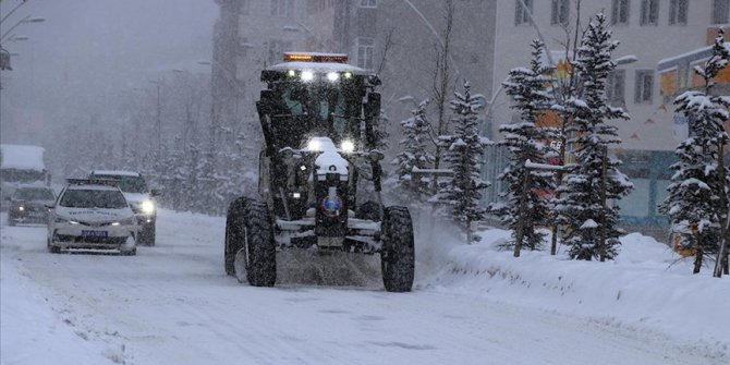 Ağrı'da termometreler sıfırın altında 28 dereceyi gösterdi
