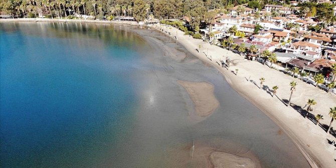 Muğla'da deniz suyu 20 metre çekildi