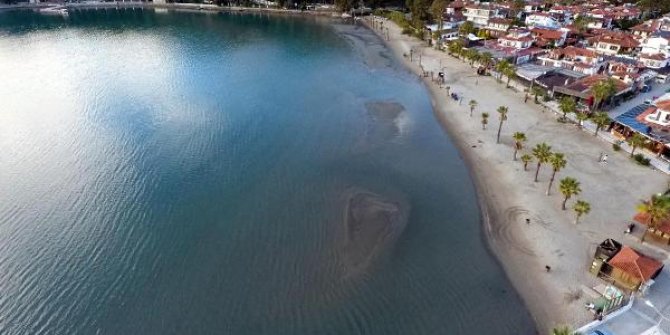 Akyaka'da deniz çekilmesi havadan görüntülendi