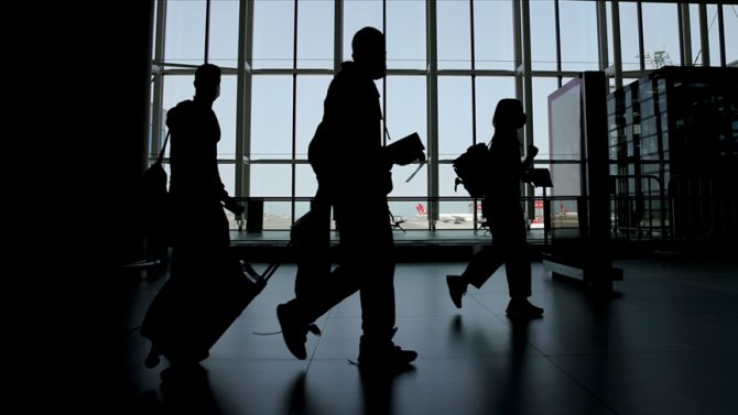 Mutasyonlu Kovid-19 kaynaklı vakaların arttığı Brezilya'dan Türkiye'ye uçuşlar geçici olarak durduruldu