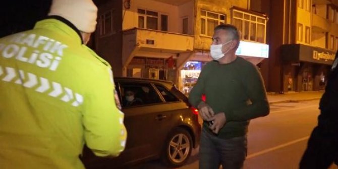 Kısıtlamayı ihlal edip, polislere sinirlenen sürücü: Yaz kardeşim