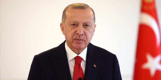 Cumhurbaşkanı Erdoğan, saldırıya uğrayan geminin kaptanı ile görüştü