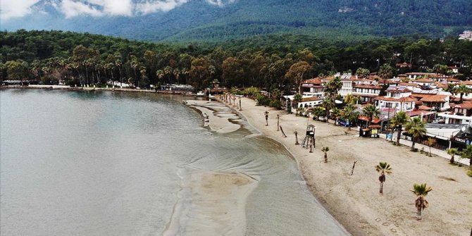 Muğla'da deniz suyu 40 metre çekildi