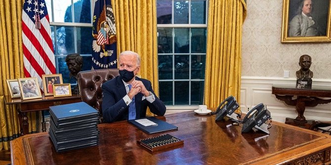 ABD Başkanı Biden, Fransa Cumhurbaşkanı Macron ile telefonda görüştü