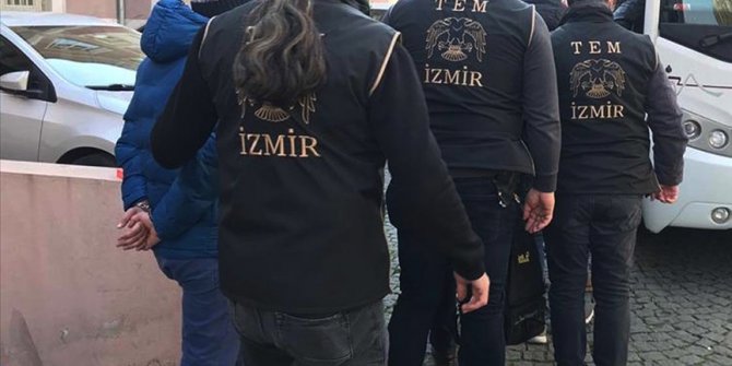 İzmir'de FETÖ'nün hücre evlerine operasyon: 35 gözaltı